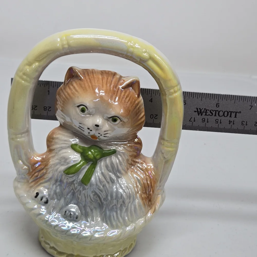 Vintage 1905 Lusterware Cat In Yellow‎ Basket Green Bow Made In Brazil Whimsical